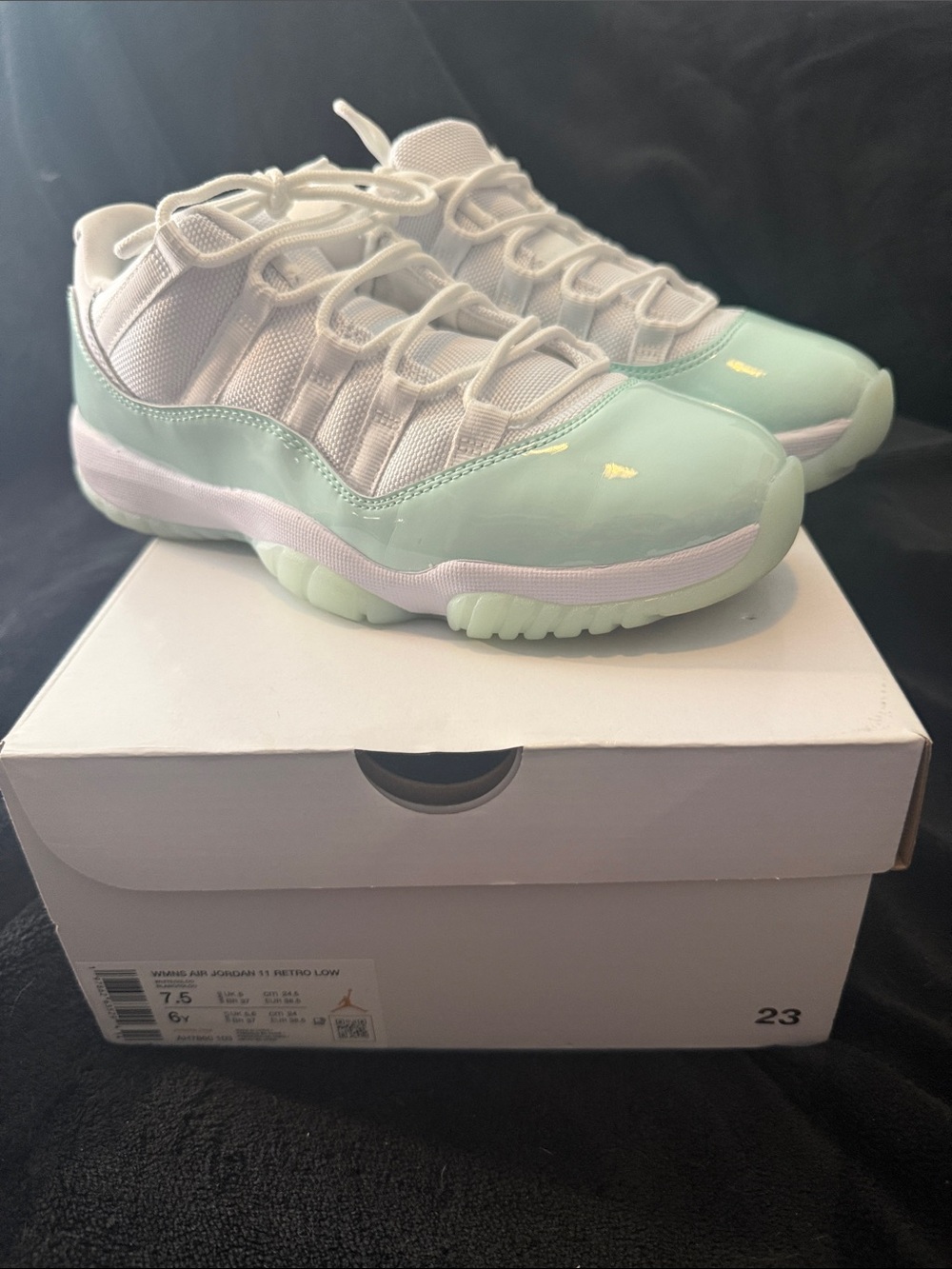 Jordan 11 Kids Sneakers - Mint Green/White